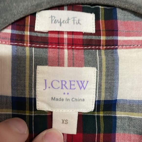 J.Crew size XS plaid long sleeve perfect fit button down 100% cotton shirt - Picture 5 of 8